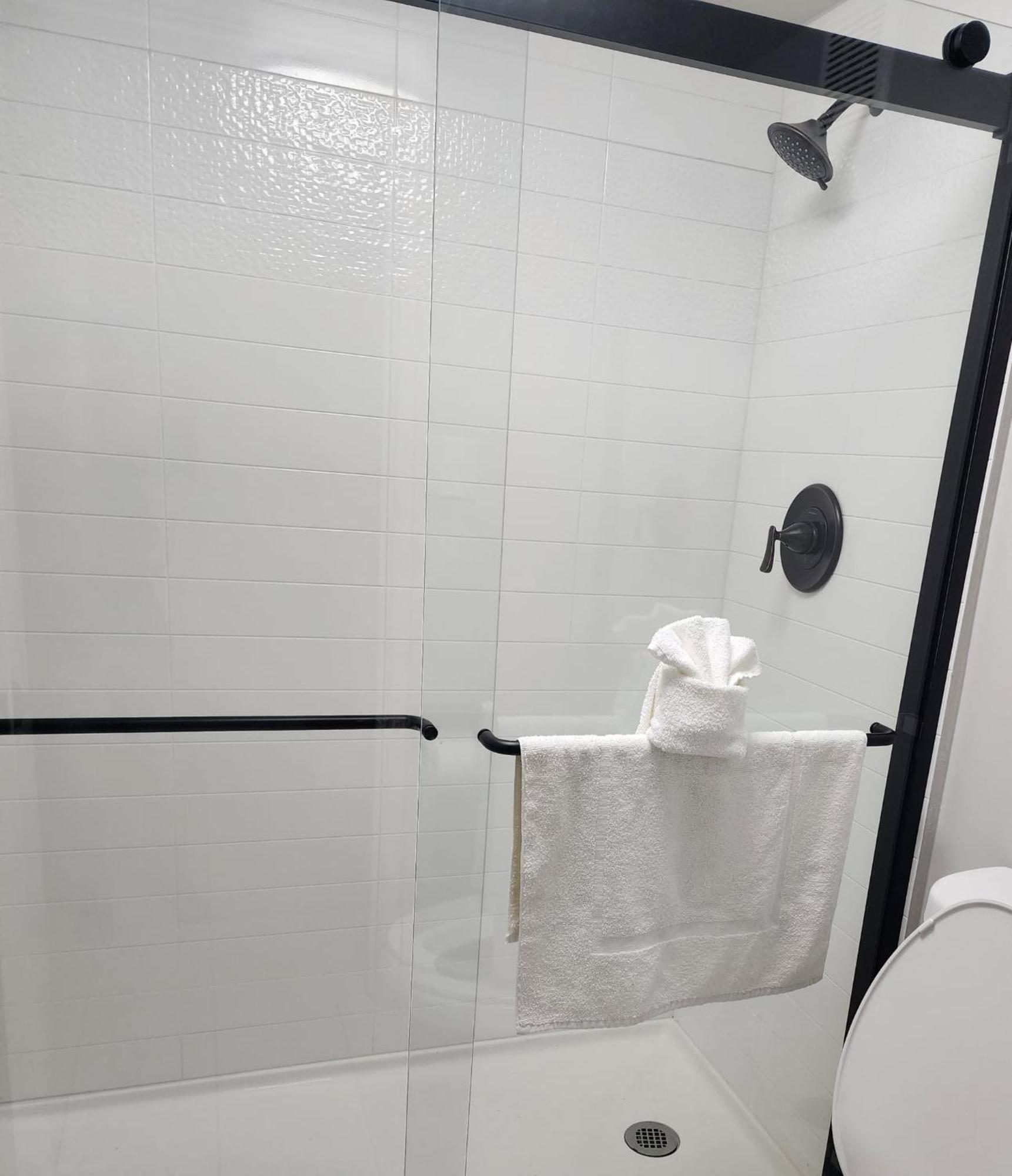 Econo Lodge Perry Bagian luar foto