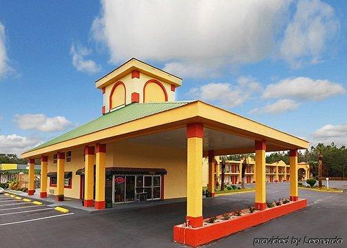 Econo Lodge Perry Bagian luar foto